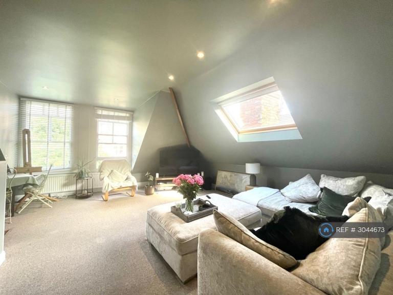 2 bedroom flat in Whatley Road, Bristol, BS8 (2 bed) (#3044673)