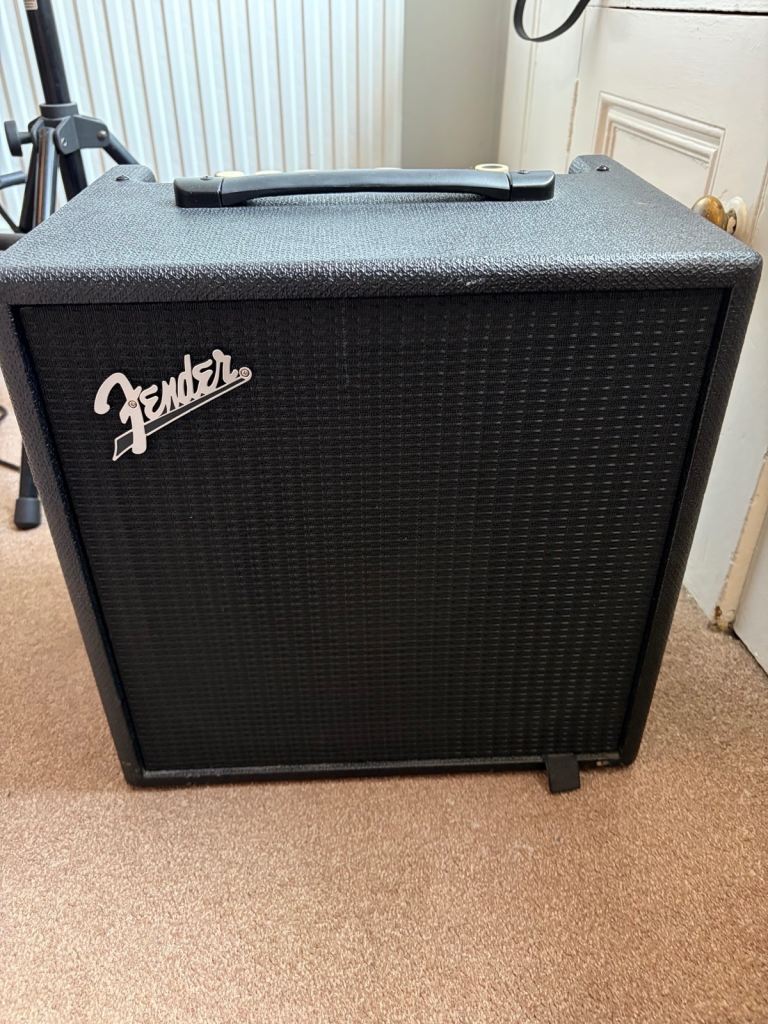 Fender Rumble LT25 Bass Combo Amp — £100 ono