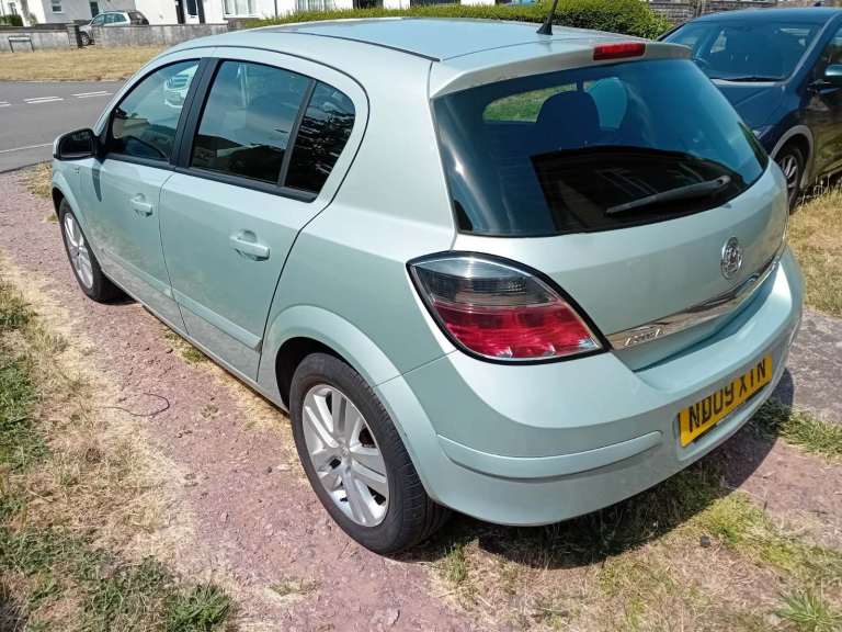 Vauxhall Astra, mot next March, reliable and economical.