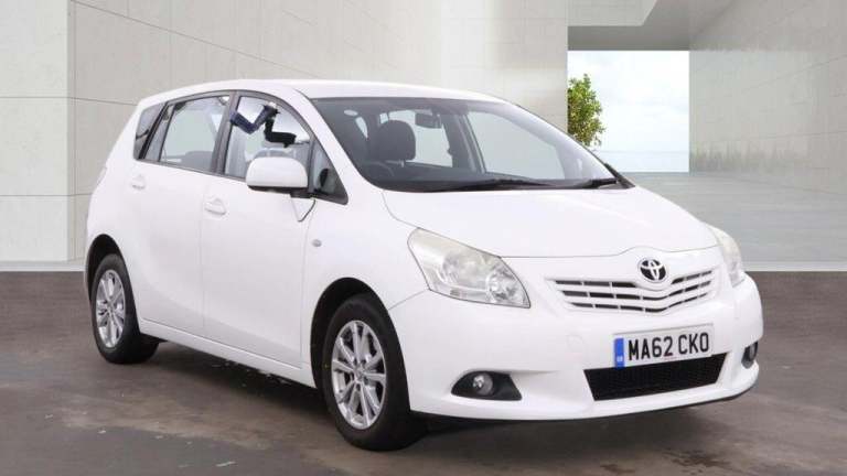 2012 Toyota Verso 2.0 D-4D TR Lthr/Pan Rf 5dr MPV DIESEL Manual