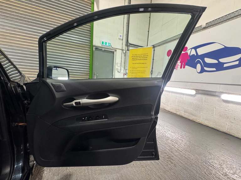 TOYOTA AURIS 1.8 VVT-h T4 2012