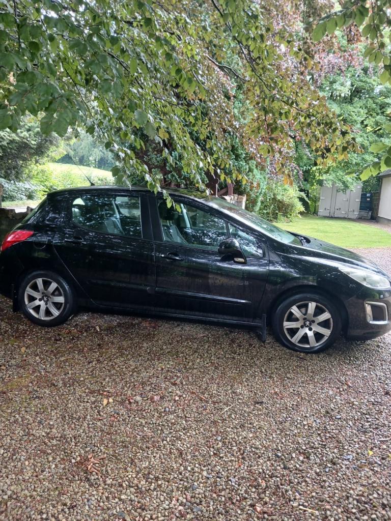 Peugeot 308 black 