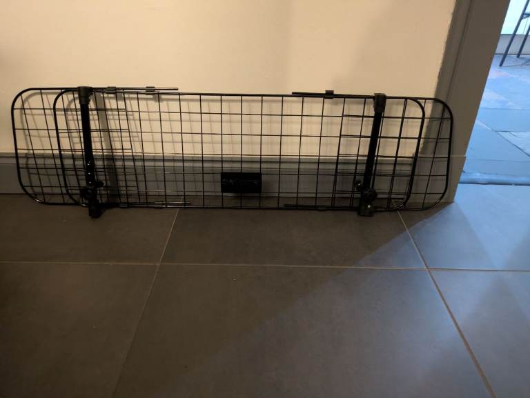 Free ,,,,dog guard for car 