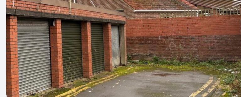 Garage to rent in Elm st, Cardiff