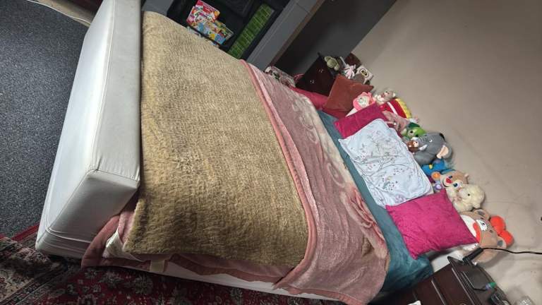 Habitat King size Bed with Emma Mattress 