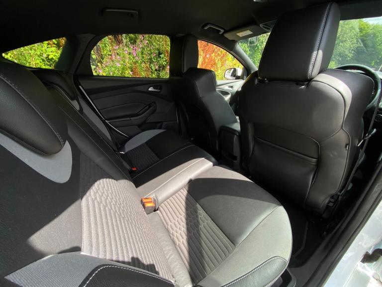 2015 Ford Focus 2.0T EcoBoost ST-2 5dr HATCHBACK PETROL Manual