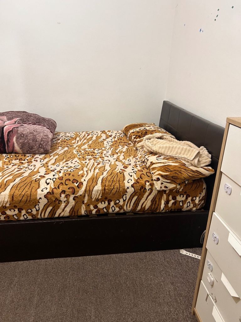 BIG ROOM SOUTHALL BROADWAY 