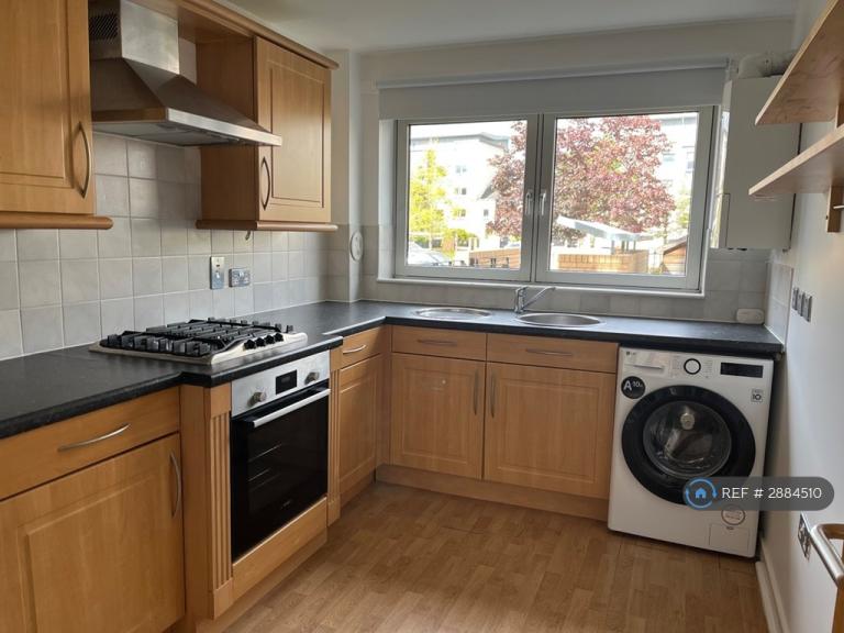 2 bedroom flat in Waterside Place, Glasgow, G5 (2 bed) (#2884510)