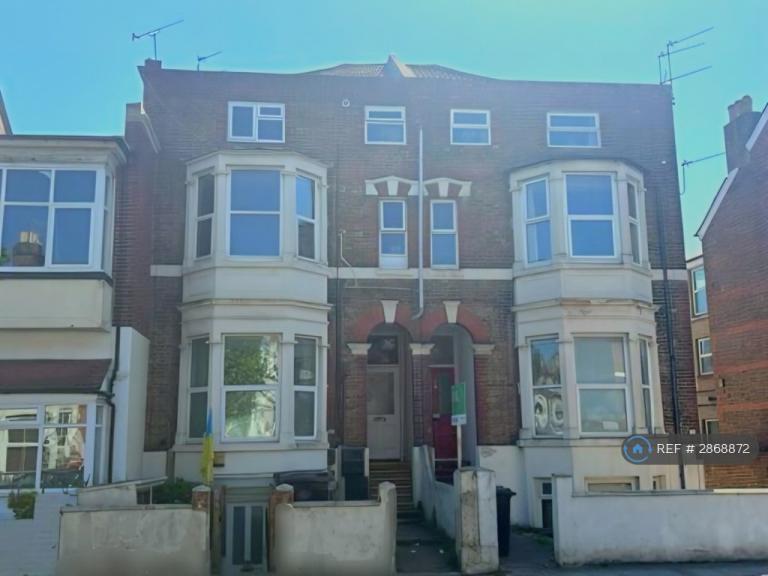 Studio flat in Victoria Road North, Portsmouth, PO5 (#2868872)