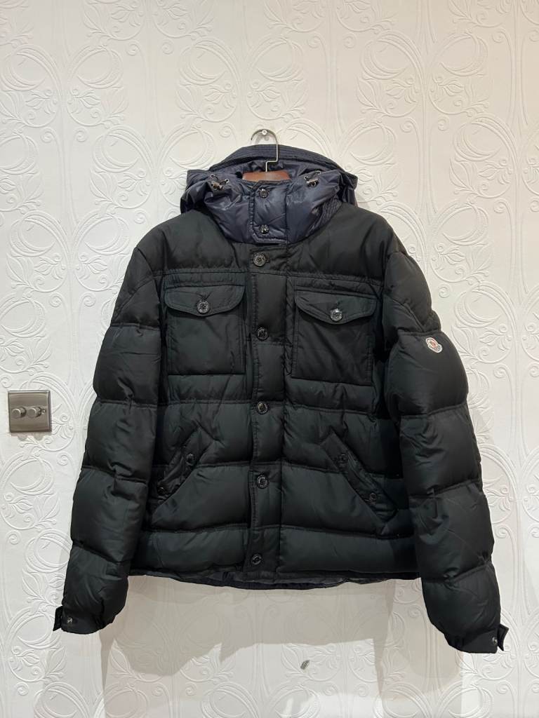 Beautiful Mens Moncler Jacket Size 4 (Moncler Large) - Black Blue 2 Tone