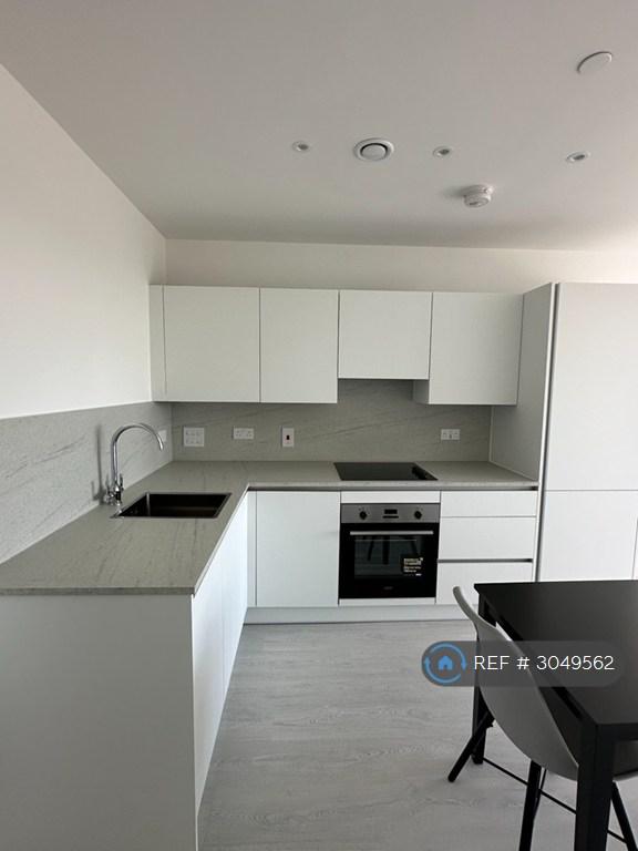 1 bedroom flat in Shearwater Drive, London, NW9 (1 bed) (#3049562)
