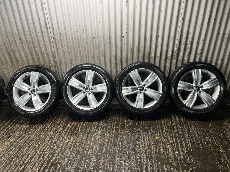 Genuine 19” Volkswagen Tiguan SEL alloy wheels - 5x112