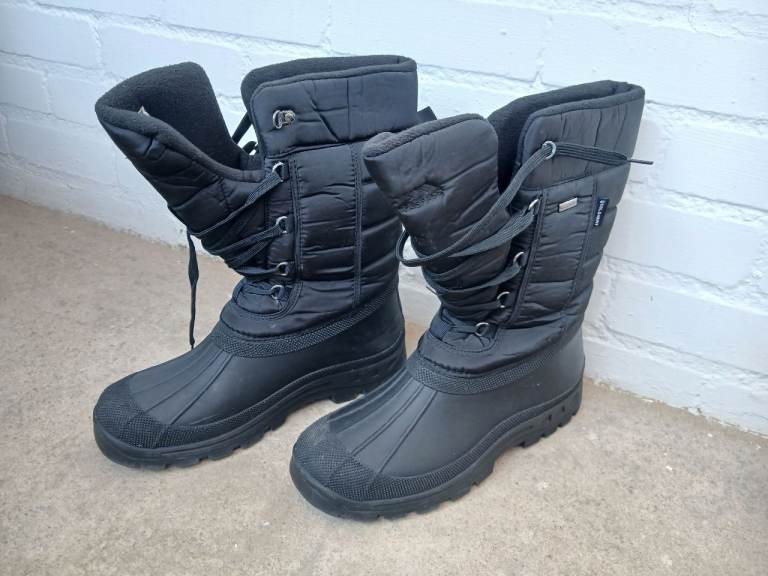 LIKE NEW Snow Boots UK Size 11 - Straiton II Male snow boots Trespass