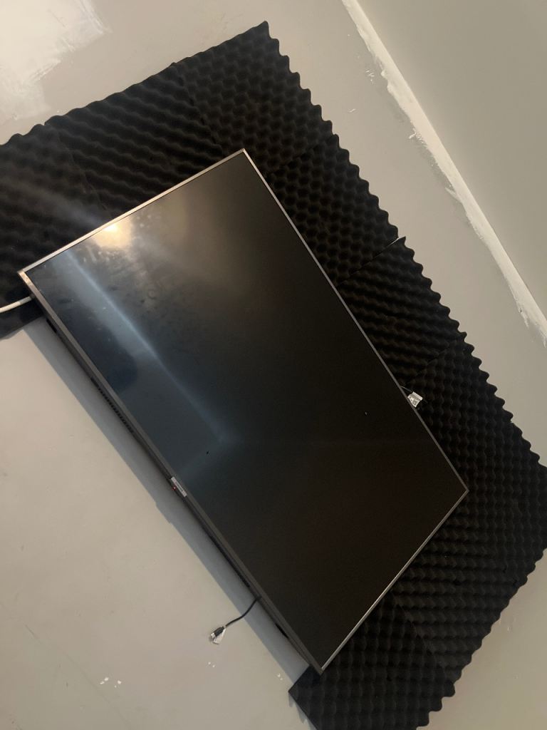 Flat Screen TV – Good Condition, Black