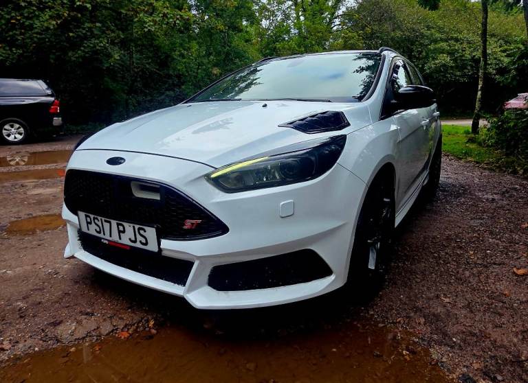 2017 Ford Focus ST-3 2.0 Petrol Manual White Estate Modified Low Miles