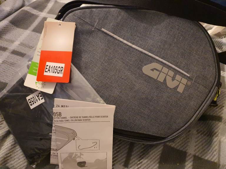 Givi EA105GR 15L Urban Tunnel Scooter Bag Grey, Honda, Yamaha, Suzuki. NEW