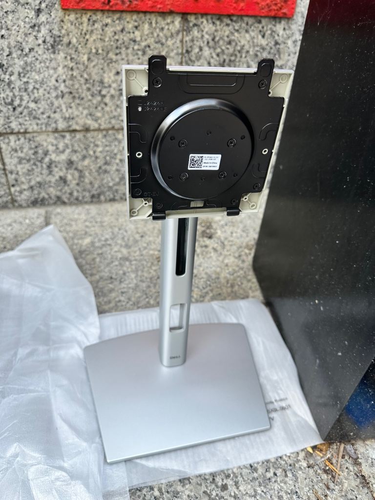 lovely nice monitor/TV stand brown new Name of company