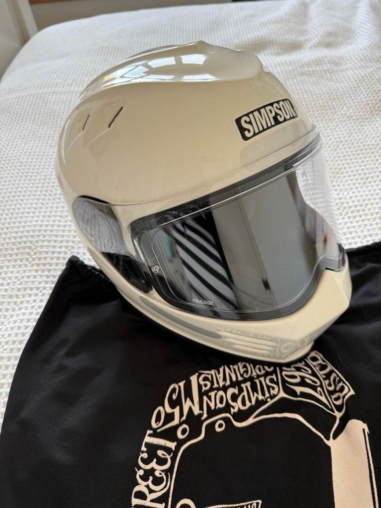 Ladies Venom Helmet by Simpson (XS)