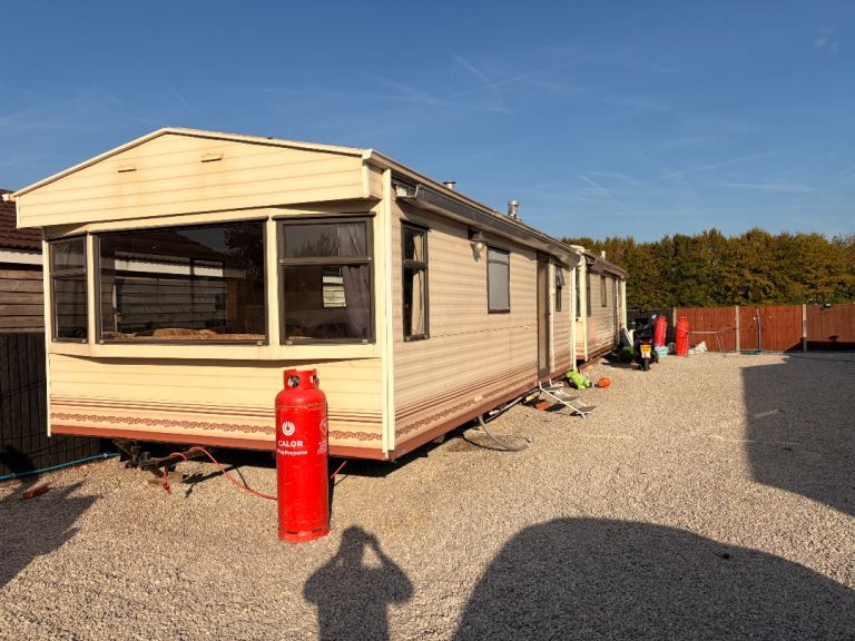 2 bedroom static to rent 