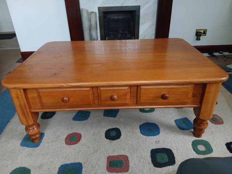  Free Large Coffee table