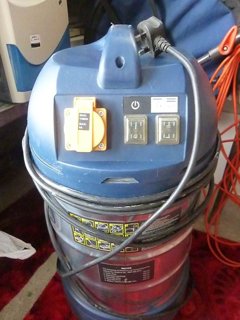 MacAllister Wet & Dry Vacume
