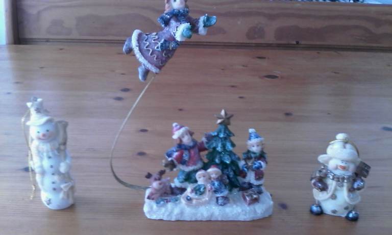 Christmas Decorations - Snowmen and Winter Scene Figurines