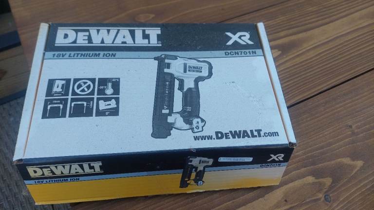 Dewalt dcn701n 18v Electricians Stapler BODY ONLY