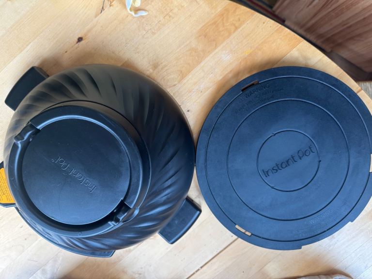 Instant Pot Air Fryer Lid & Basket - Good Condition