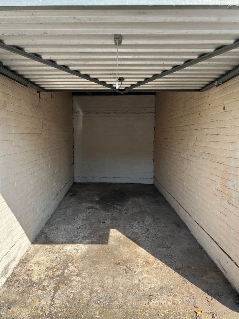 Garage/Parking/Storage to rent. Surbiton KT6 6DA