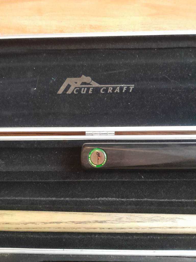 Cue craft snooker cue