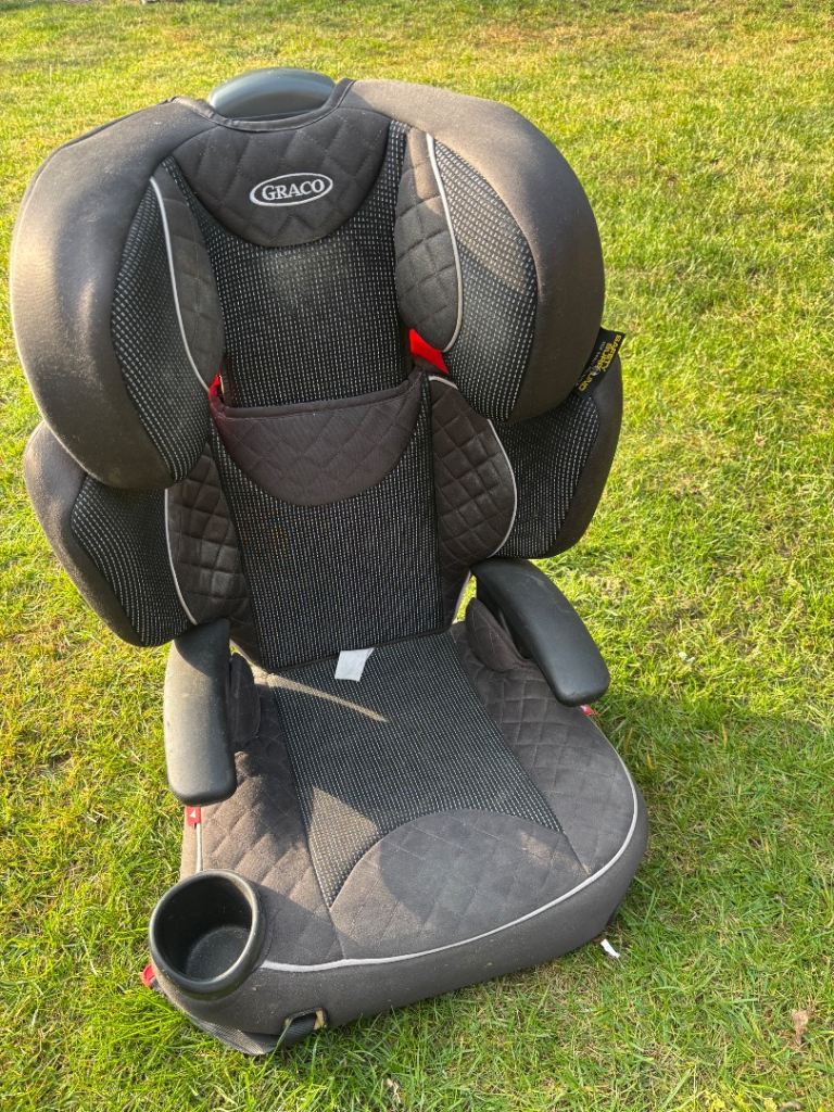 Kids car seat with cup holder