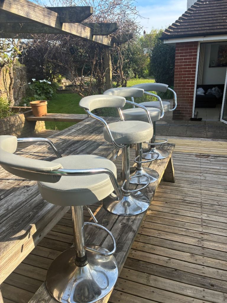 4 x Bar / Kitchen Stools