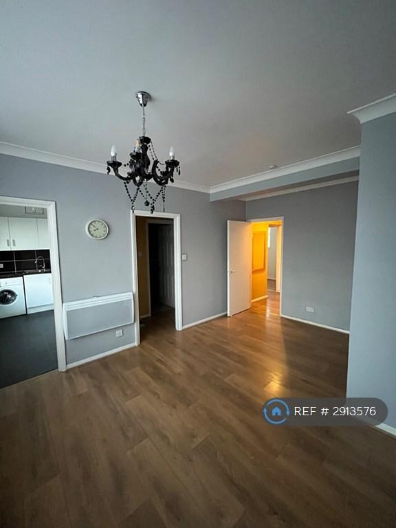 2 bedroom flat in Bromley Hill, Bromley, BR1 (2 bed) (#2913576)