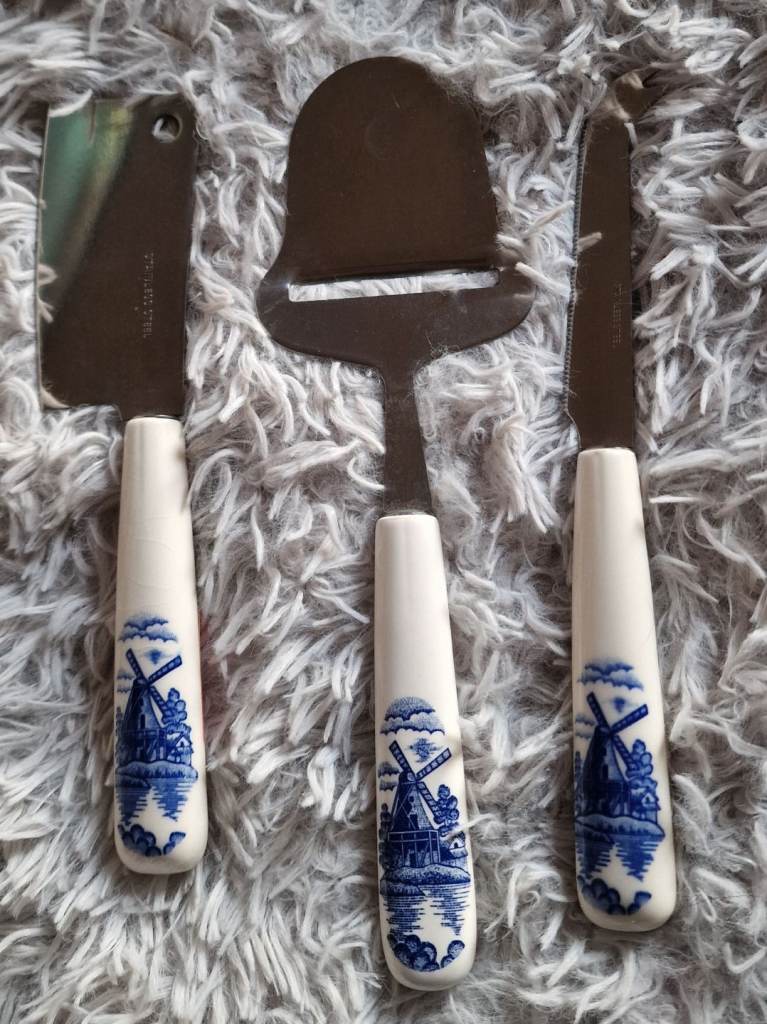 3pc cheese set with Elesva Holland Windmill design, decorative, vintage