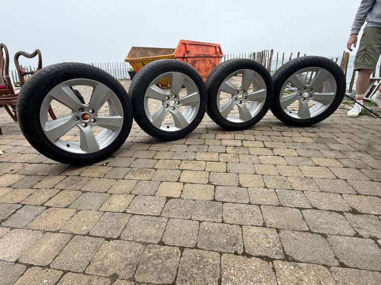 Jaguar 18’’ Original Alloys