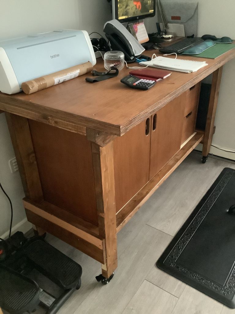 Heavy Duty solid Plywood and Pine workshop Workbench with Storage and Drawers on Wheels