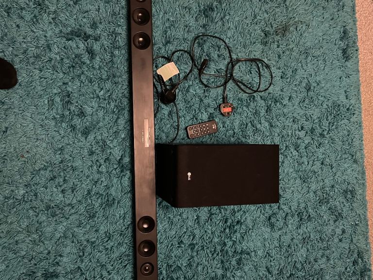 LG SOUNDBAR + SUB