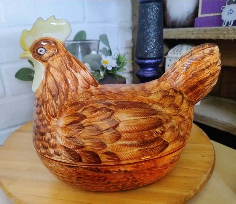 Vintage Style Ceramic Hen Egg Storage