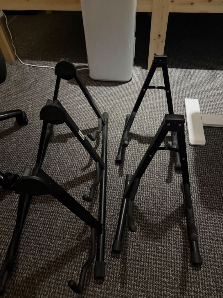 guitar stands 1 for 3 guitars and 2 single 