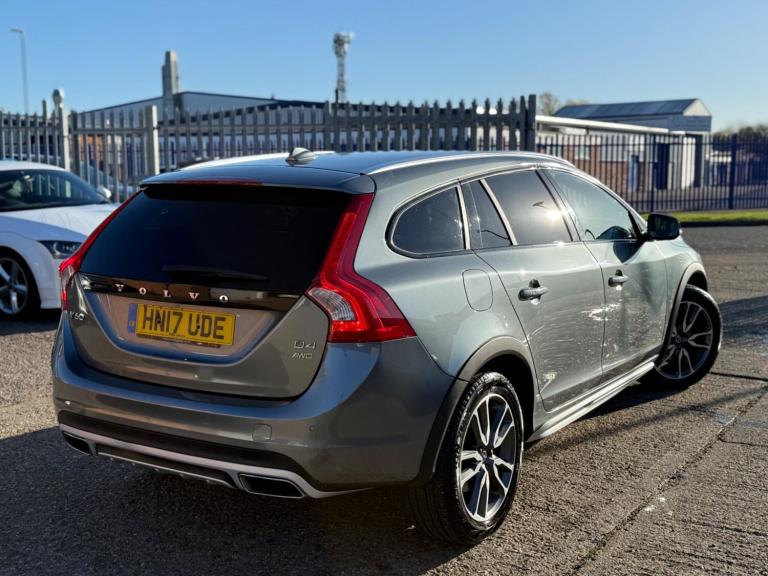 2017 Volvo V60 Cross Country 2.4 D4 Lux Nav Auto AWD Euro 6 (s/s) 5dr ESTATE Diesel Automatic