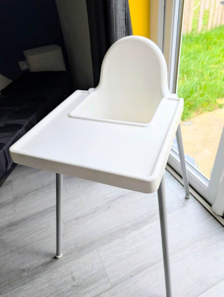 Baby High Chair – White, Modern & Easy Clean