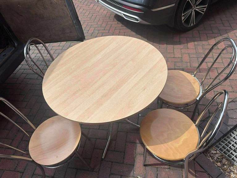 Round dining table with 4 chairs for £75