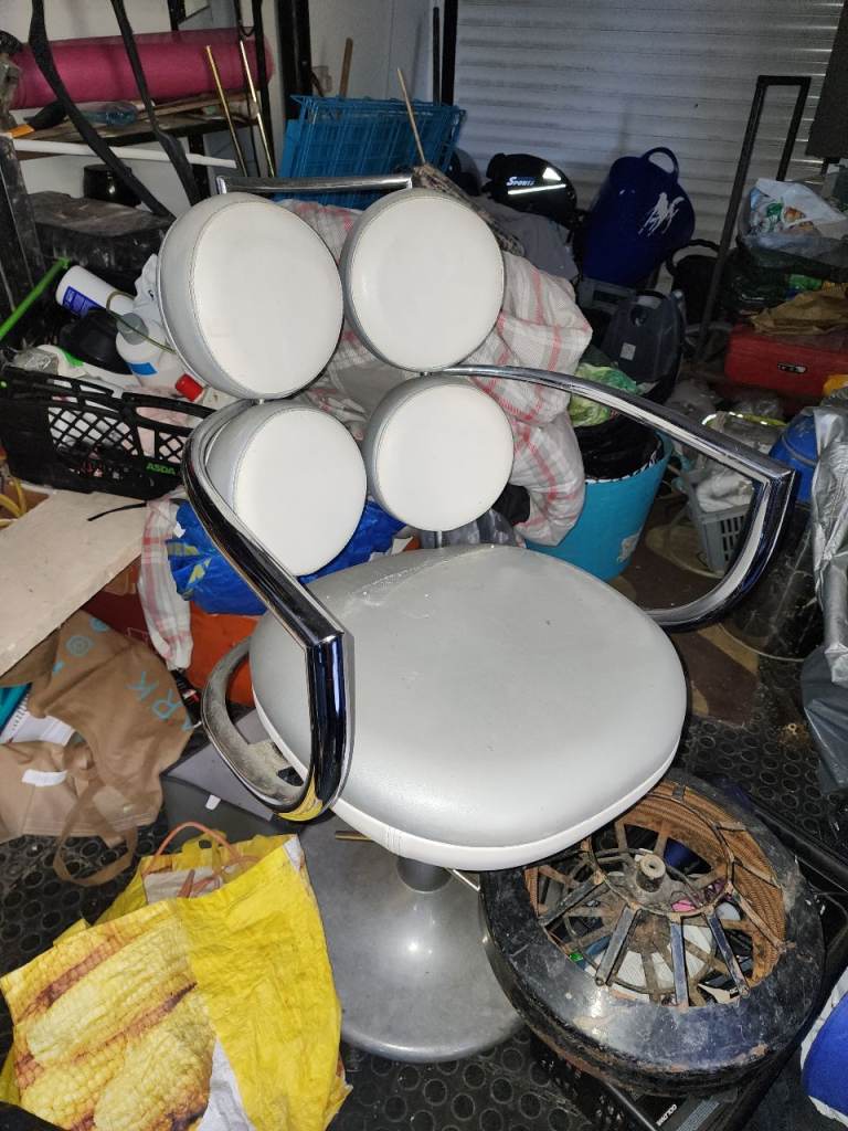 Hairdressers chairs – Good Condition