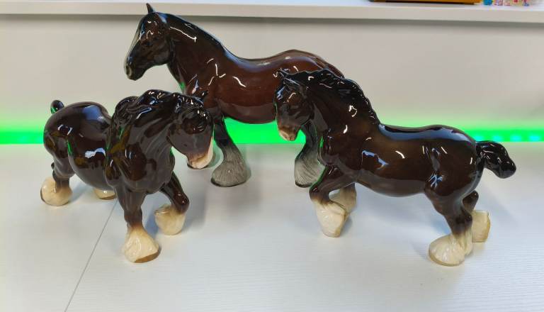 Set of 3 High Gloss ceramic Brown Heavy Horses - Shire/Clydesdale - 1 Large, 2 Matching Medium