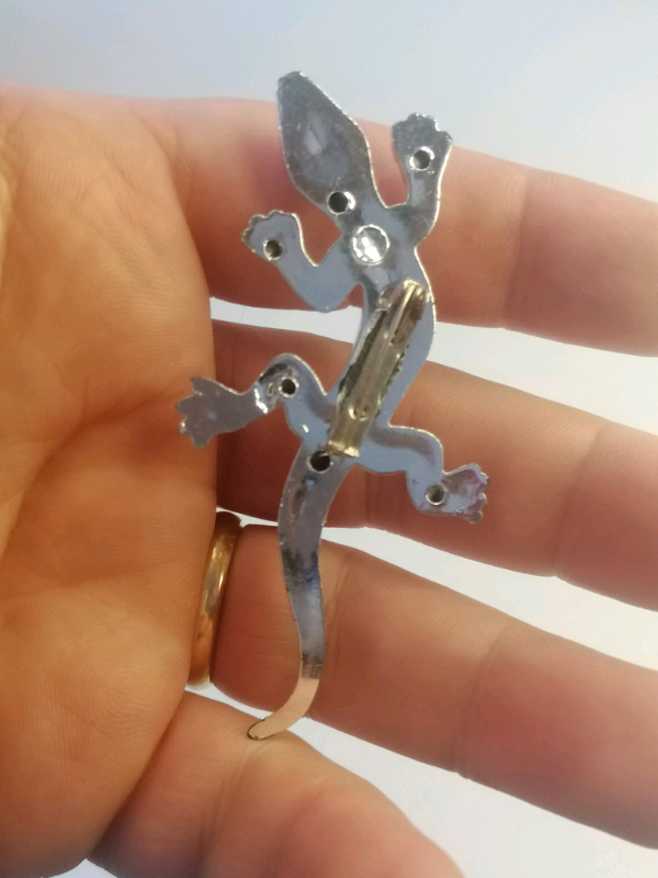 Lizard brooch. 