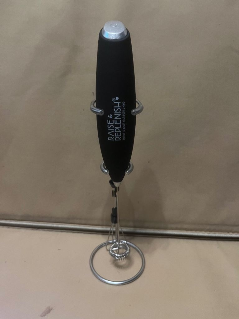 Battery powered milk frother/whisk 