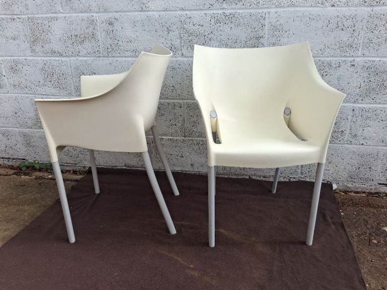 PAIR PHILIPPE STARCK KARTELL DR NO CHAIRS MADE IN ITALY STACKING CREAM PLASTIC