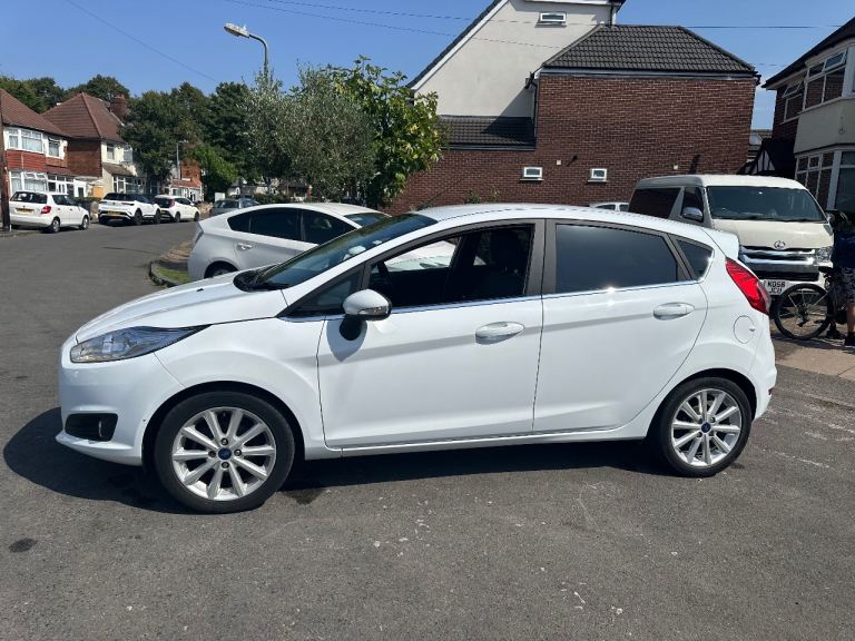 2016 FORD FIESTA TITANIUM 1.0 21 K MILES ONLY 
