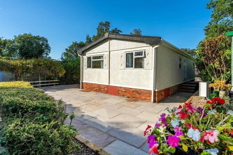 Newly Refurbished Park Home in Sleaford  - Lodge / Caravan 