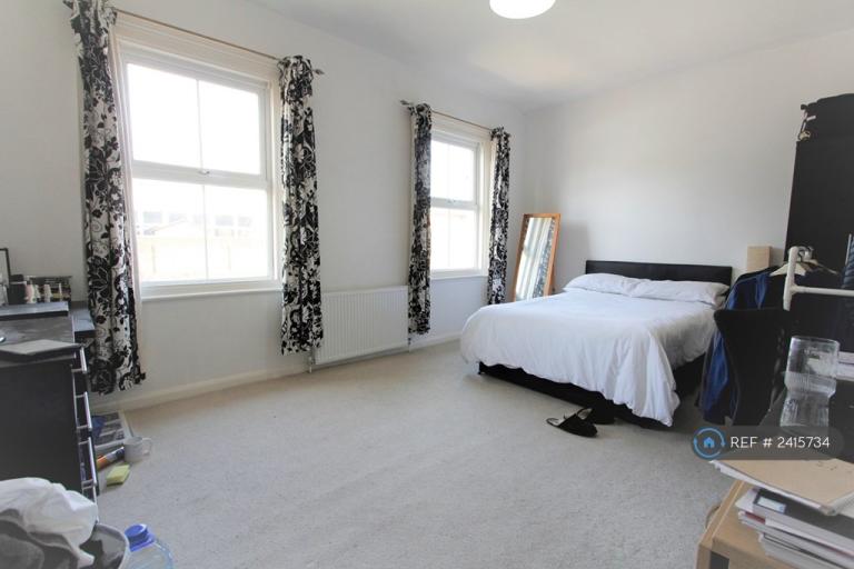 3 bedroom house in Sidmouth St, Reading, RG1 (3 bed) (#2415734)